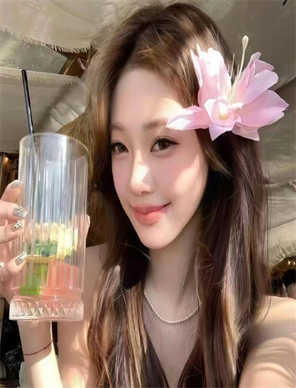 老师上课投屏疑现不雅内容学校通报_蜜夜影视_白洁一夜被爽了七次在线观看
